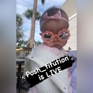 We going LIVE— 👀👀​